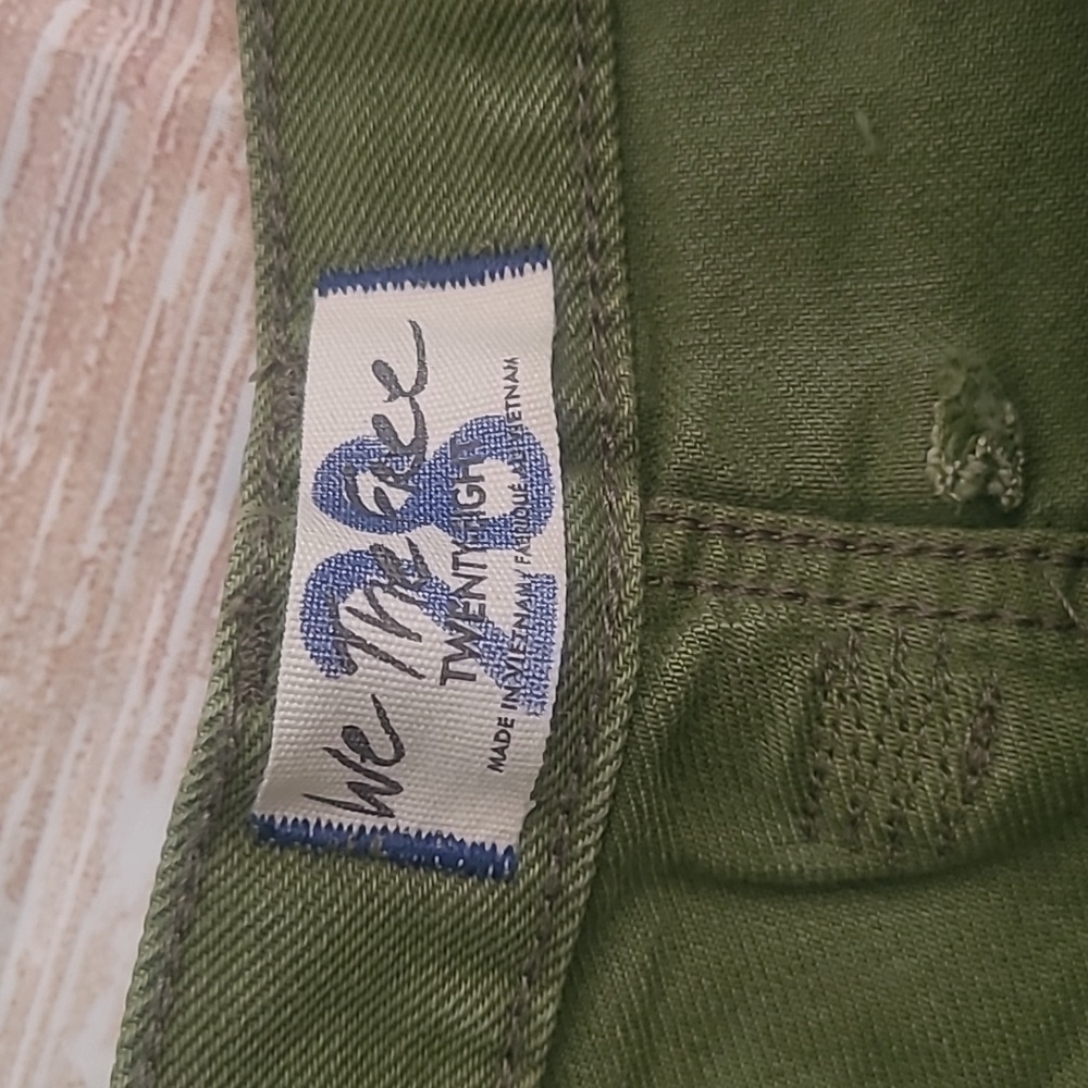 We The Free .. Free People .. Olive Shorts Distressed . sz 28 - Picture 3 of 6